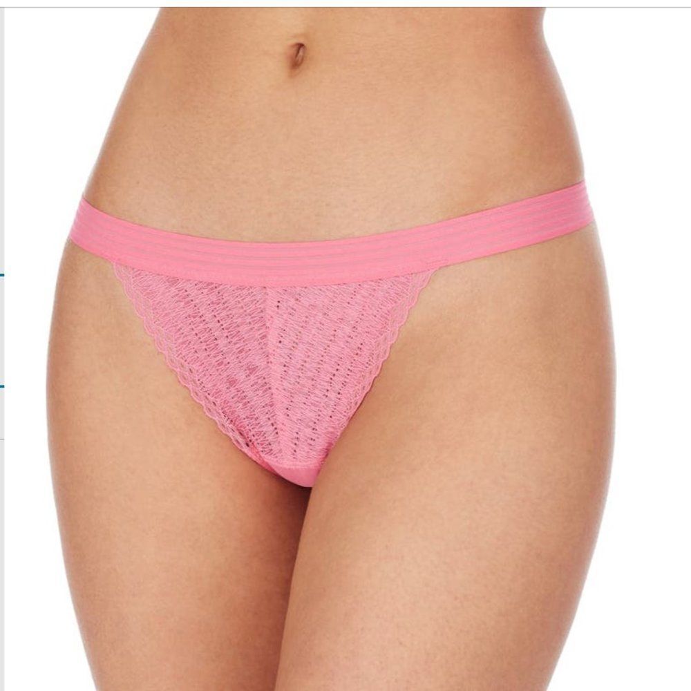 DKNY Table Tops Softest Stretch Lace Thong | Size Medium (NWT)